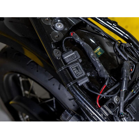 ADAPTATEUR ETANCHE 12V VERS USB QUAD LOCK