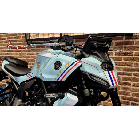 KIT DECO YAMAHA MT07 FRANCE CDM 2026 PLANET RACING BLEU CLAIR EXTERIEUR