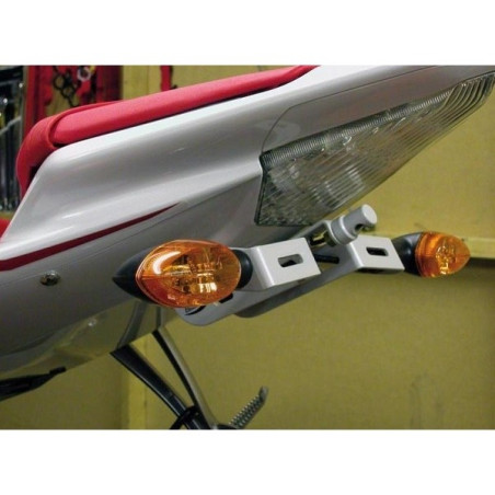 SUPPORT DE PLAQUE R&G YZF-R6 06-13